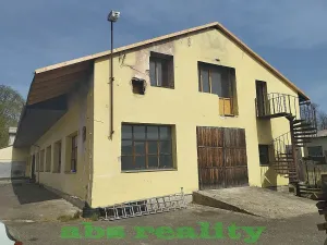 Pronájem skladu, Straky, 850 m2