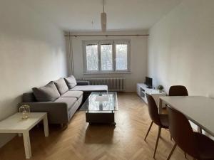 Pronájem bytu 2+1, Kroměříž, Velehradská, 56 m2