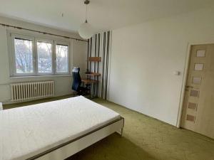 Pronájem bytu 2+1, Kroměříž, Velehradská, 56 m2