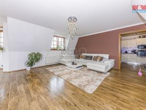Prodej rodinného domu, Praha - Horní Počernice, Dobrošovská, 295 m2