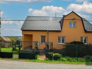 Prodej rodinného domu, Těně, 195 m2