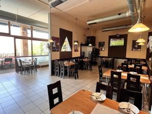 Pronájem restaurace, Zlín, Dukelská, 848 m2