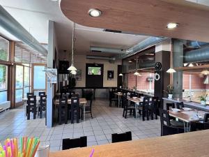 Pronájem restaurace, Zlín, Dukelská, 848 m2