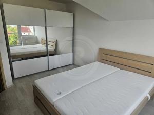 Pronájem bytu 3+kk, České Budějovice, Dobrovodská, 76 m2