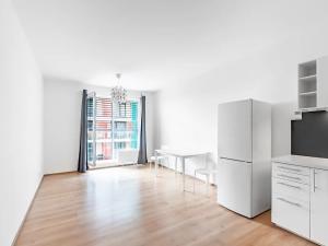 Pronájem bytu 1+kk, Praha - Malešice, Počernická, 37 m2