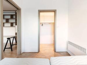 Pronájem bytu 2+kk, Praha - Holešovice, U městských domů, 45 m2