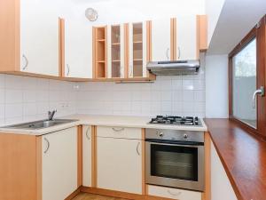 Pronájem bytu 2+1, Praha - Břevnov, Šermířská, 58 m2