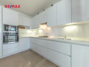 Prodej rodinného domu, Svárov, Ptická, 271 m2