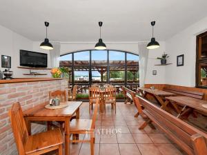 Prodej restaurace, Pasohlávky, 80 m2