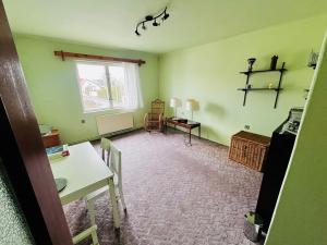 Prodej rodinného domu, Kamenné Žehrovice, 180 m2