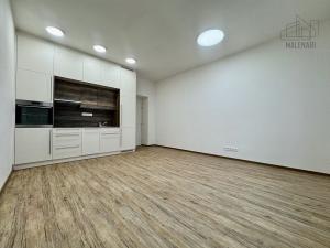 Pronájem bytu 2+kk, Praha - Smíchov, Ke Koulce, 51 m2
