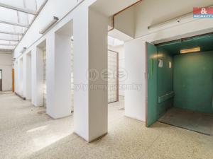 Prodej obchodního prostoru, Karlovy Vary - Doubí, Studentská, 1923 m2