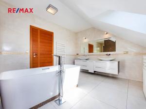 Prodej rodinného domu, Hostivice, Liliová, 392 m2
