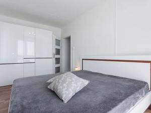 Pronájem bytu 2+kk, Praha - Černý Most, Bryksova, 42 m2