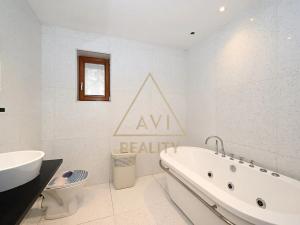 Pronájem bytu 4+kk, Jesenice, V Lázních, 98 m2