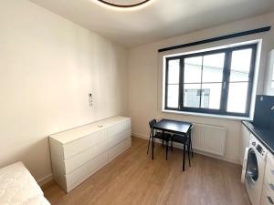 Pronájem bytu 1+kk, Praha - Hloubětín, Poděbradská, 28 m2