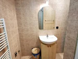 Pronájem bytu 1+kk, Jesenice, Za Rybníkem, 37 m2