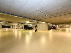 Pronájem garáže, Praha - Vršovice, Vršovická, 18 m2