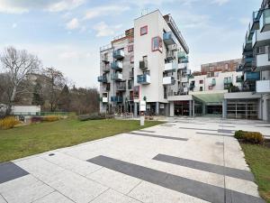 Pronájem garáže, Praha - Vršovice, Vršovická, 18 m2