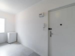 Prodej bytu 3+1, Praha - Kobylisy, Vršní, 65 m2
