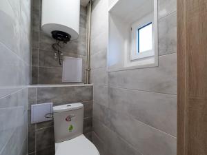 Prodej bytu 3+1, Praha - Kobylisy, Vršní, 65 m2