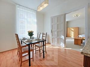 Pronájem bytu 2+kk, Praha - Nové Město, V jirchářích, 47 m2