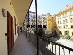 Pronájem kanceláře, Praha - Smíchov, Štefánikova, 129 m2