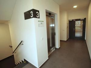 Pronájem bytu 1+kk, Praha - Hloubětín, Saarinenova, 32 m2