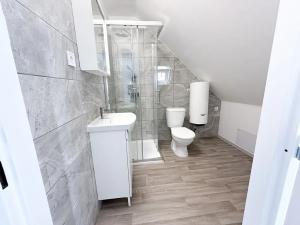 Pronájem bytu 2+kk, Praha - Horní Počernice, Běluňská, 40 m2