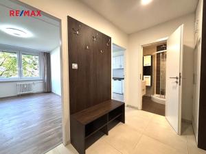 Pronájem bytu 2+kk, Praha - Černý Most, Bryksova, 39 m2