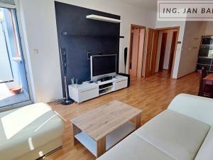 Pronájem bytu 2+kk, Jihlava, Poláčkova, 50 m2