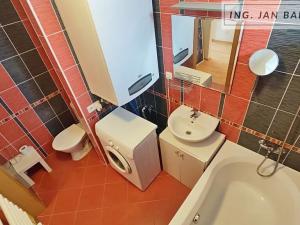 Pronájem bytu 2+kk, Jihlava, Poláčkova, 50 m2