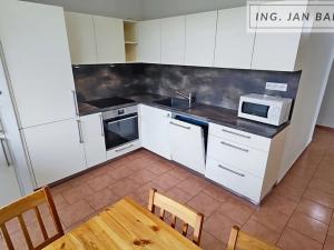 Pronájem bytu 2+1, Jihlava, Březinova, 58 m2
