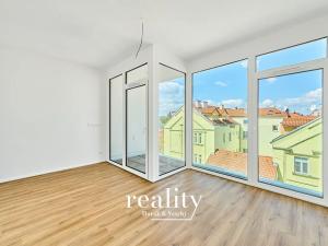Prodej bytu 3+kk, Znojmo, Jarošova, 77 m2