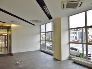 Pronájem obchodního prostoru, Praha - Libeň, Českomoravská, 130 m2