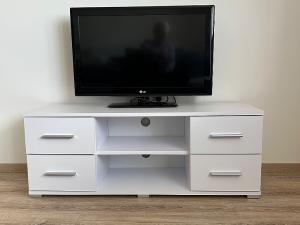 Pronájem bytu 1+kk, Praha - Kbely, Sedlářova, 33 m2