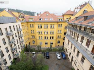 Pronájem kanceláře, Praha - Smíchov, Štefánikova, 129 m2
