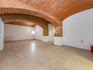 Prodej obchodního prostoru, Praha - Nové Město, Na bojišti, 139 m2