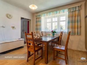 Prodej vícegeneračního domu, Chocenice, 280 m2