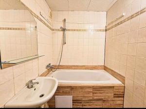 Pronájem bytu 3+kk, Praha - Modřany, Poljanovova, 78 m2