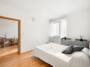 Pronájem bytu 2+kk, Praha - Kamýk, U Kamýku, 47 m2
