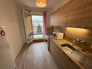 Pronájem bytu 2+kk, Praha - Vysočany, Pod strojírnami, 57 m2