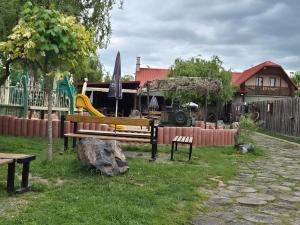 Prodej chaty, Veltrusy, V Cihelnách, 25 m2