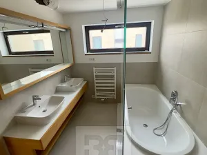 Pronájem rodinného domu, Praha - Libuš, V Hrobech, 304 m2