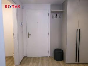 Pronájem bytu 2+kk, Praha - Libeň, Kotlaska, 59 m2