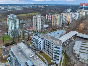 Pronájem garážového stání, Pardubice - Zelené Předměstí, nábřeží Závodu míru, 13 m2