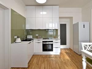 Pronájem bytu 2+kk, Praha - Bubeneč, Korunovační, 53 m2