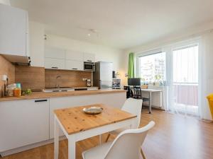 Pronájem bytu 2+kk, Praha - Horní Měcholupy, Mantovská, 66 m2