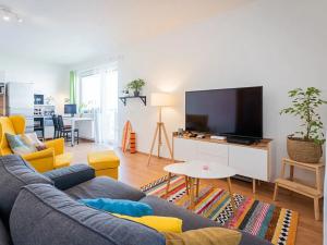 Pronájem bytu 2+kk, Praha - Horní Měcholupy, Mantovská, 66 m2