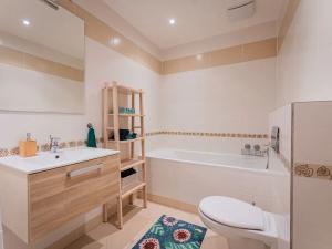 Pronájem bytu 2+kk, Praha - Horní Měcholupy, Mantovská, 66 m2